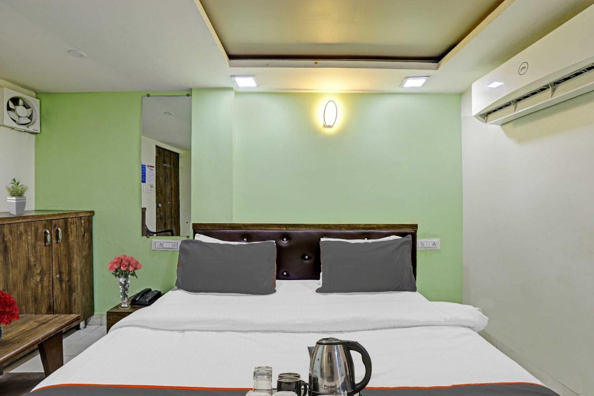 Hotel O Royal 아흐메다바드 외부 사진