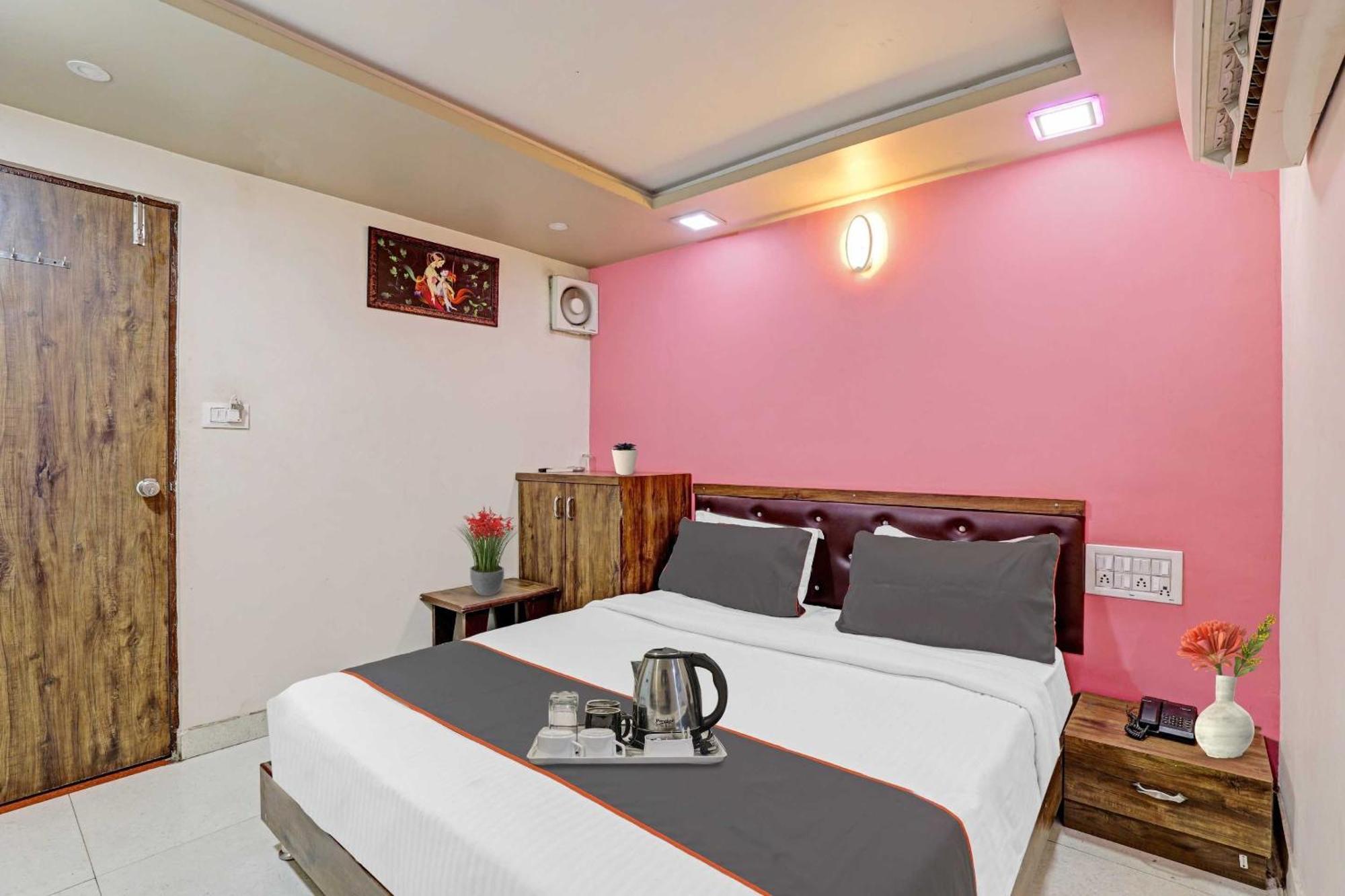 Hotel O Royal 아흐메다바드 외부 사진