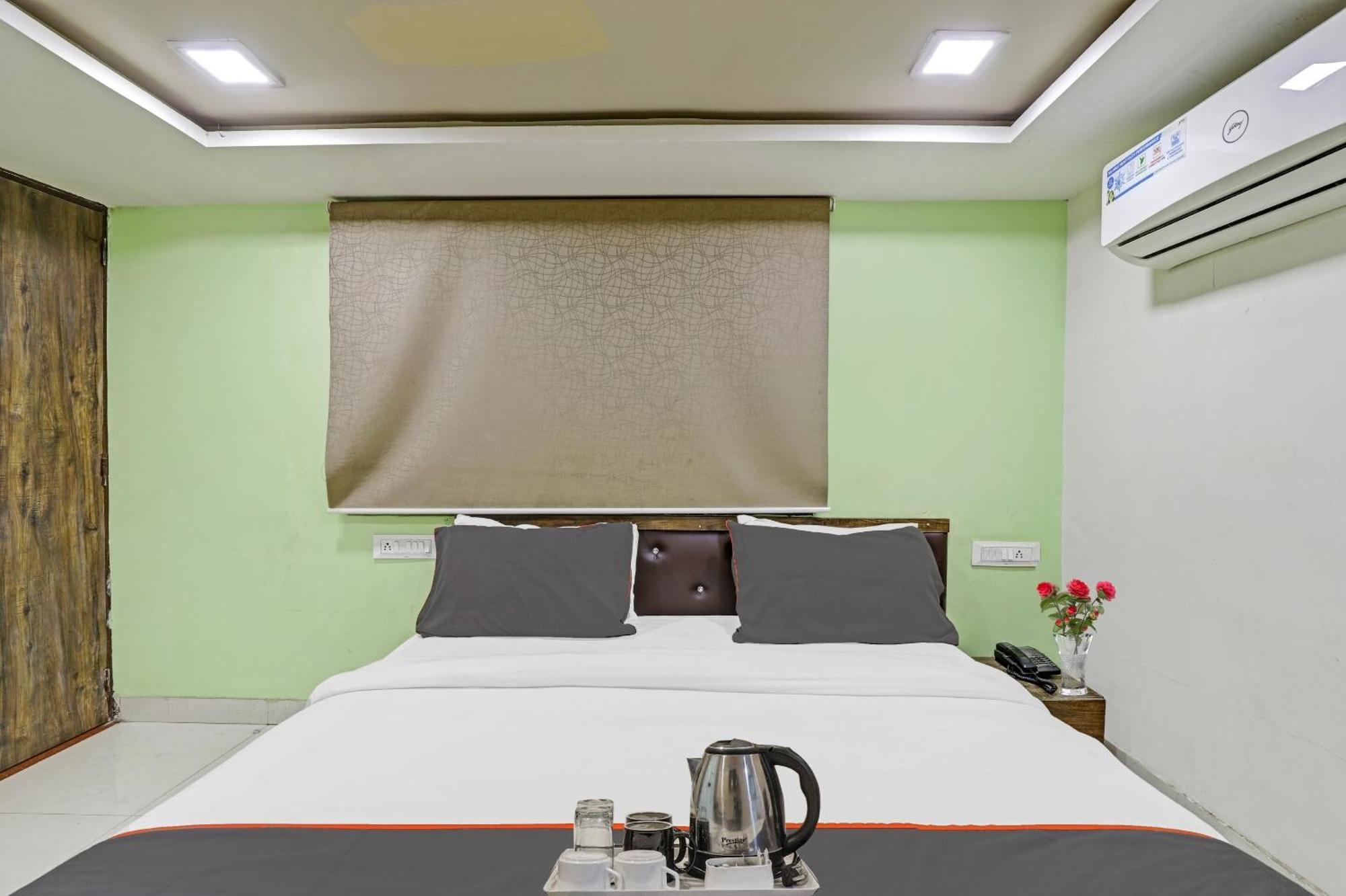 Hotel O Royal 아흐메다바드 외부 사진
